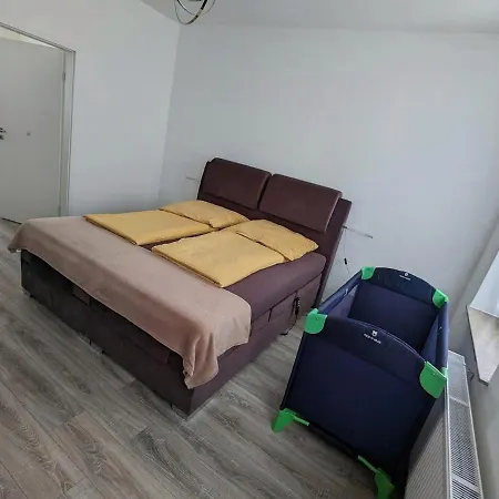 Apartment Gemütliche 2-zi-whg, Strandnähe, Kostenloser Parkplatz, Schlüsselbox, 24/7 Selfcheckin Flensburg